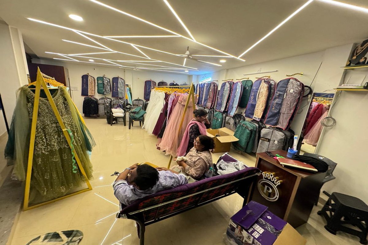 Nakula Rental Dresses and Jewellery